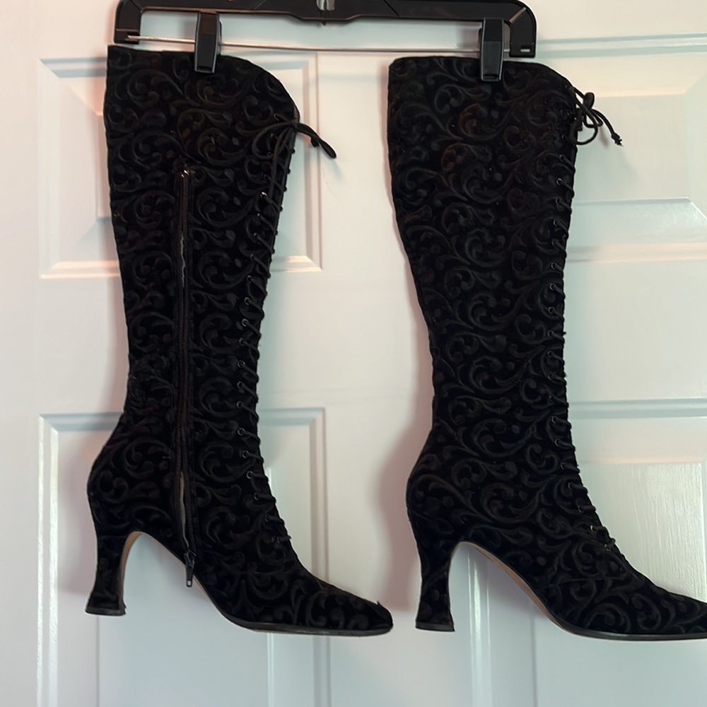 Beautiful Vintage velvet boots - Picture 4 of 7